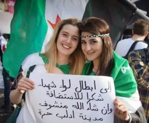 Greta e Vanessa_bandiera Esercito Libero Siriano