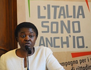 Il ministro per l'Integrazione, Cecile Kyenge, durante un'iniziativa per la Festa della Repubblica 'L'Italia sono anch'io", Firenze, 31 maggio 2013. ANSA/MAURIZIO DEGL' INNOCENTI